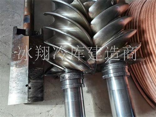 壓縮機(jī)維修現(xiàn)場案例